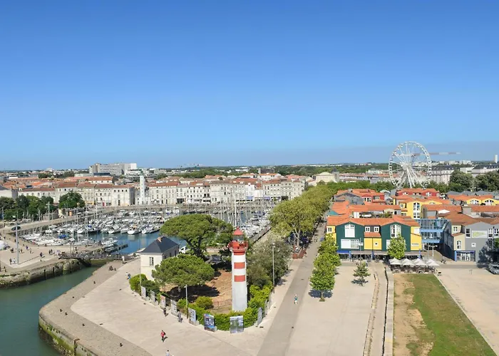 Amazing Apartment In La Rochelle With Kitchen